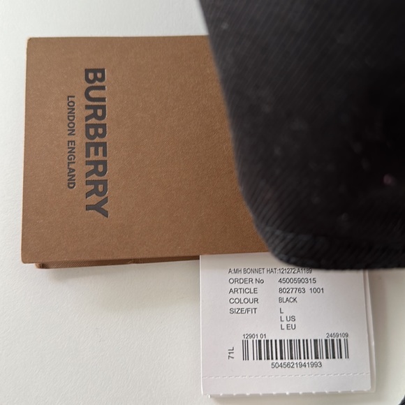 Burberry Logo Bonnet Hat - Picture 4 of 7